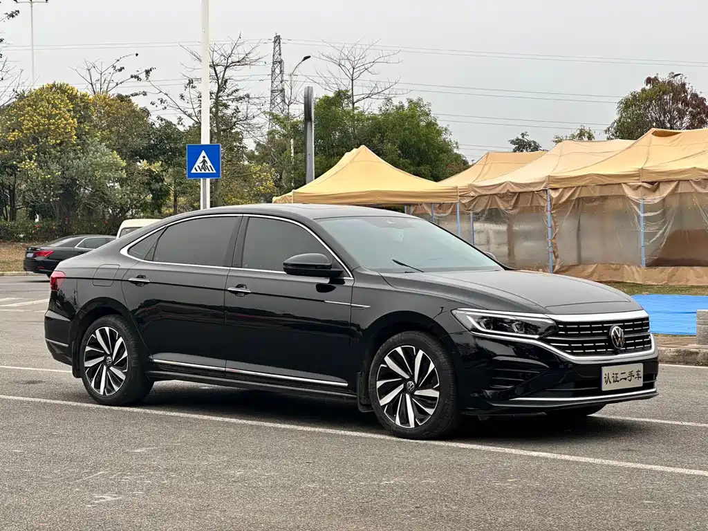 VOLKSWAGEN PASSAT 2022