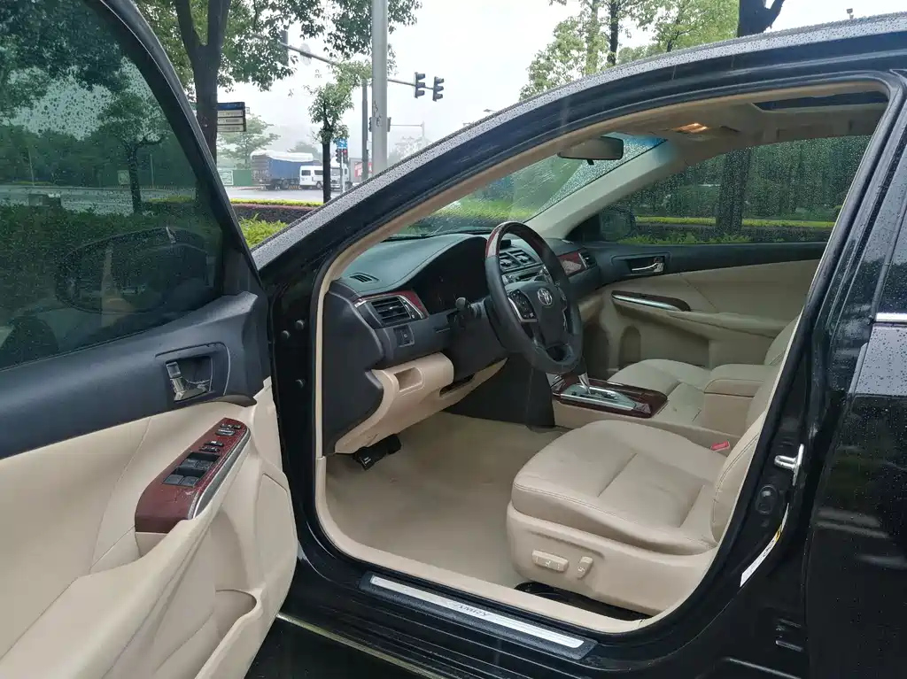 TOYOTA CAMRY 2012