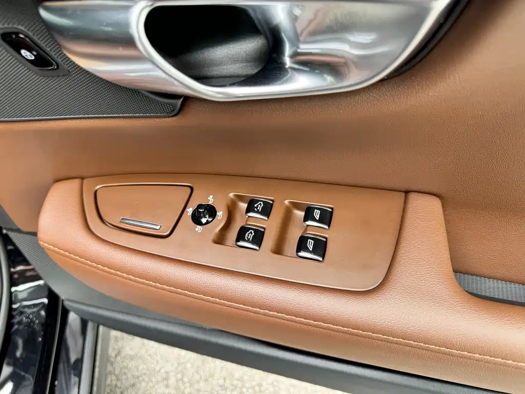 VOLVO S90 2022