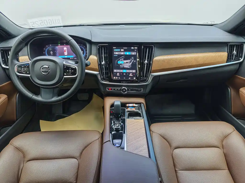 VOLVO S90 2024