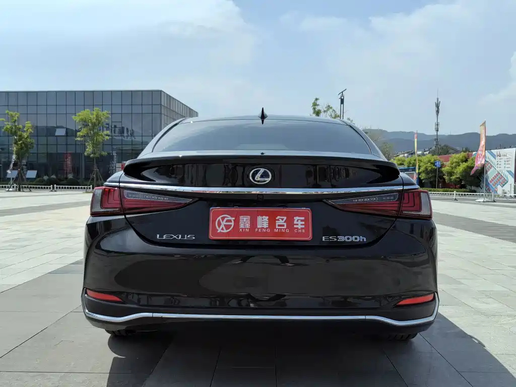LEXUS ES 2022