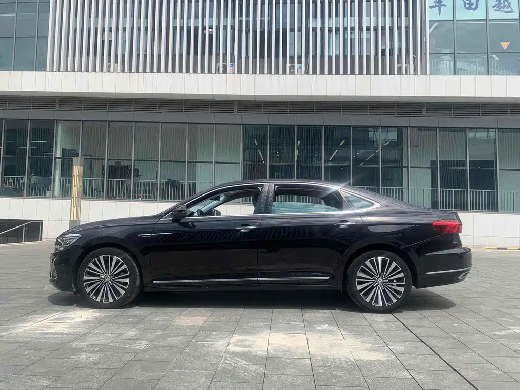 VOLKSWAGEN PASSAT 2020
