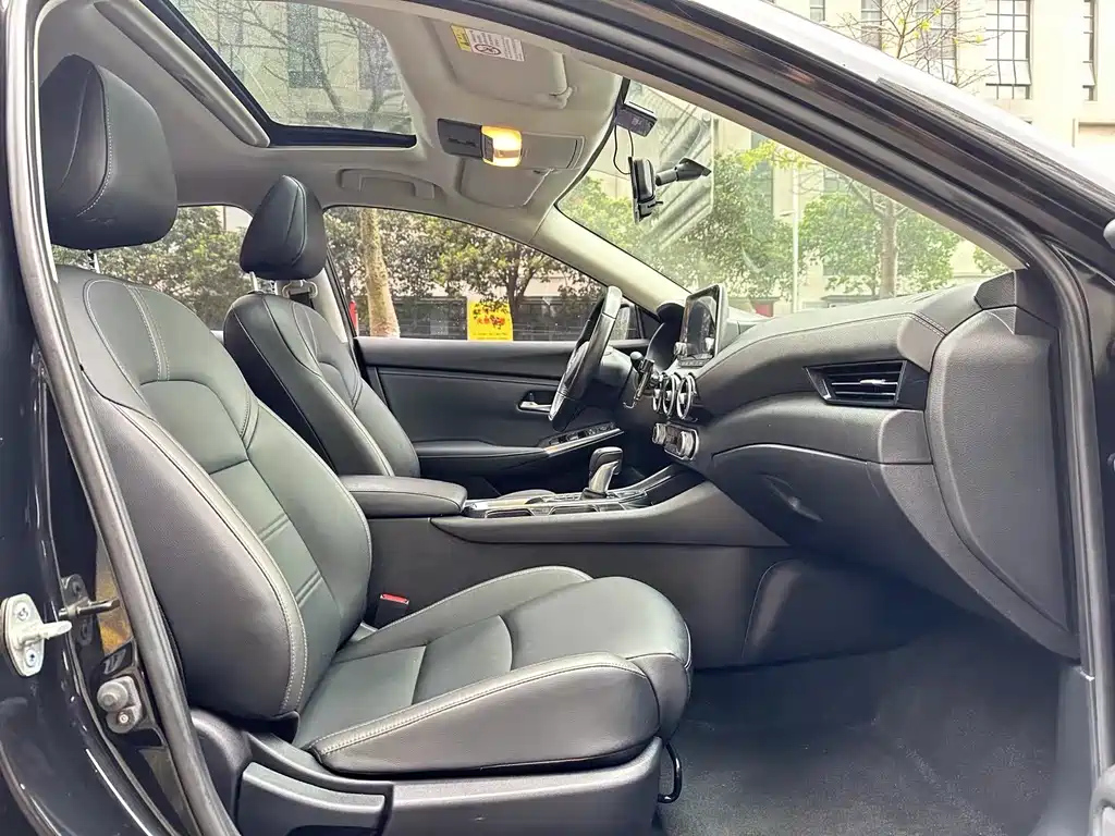 NISSAN SYLPHY 2019