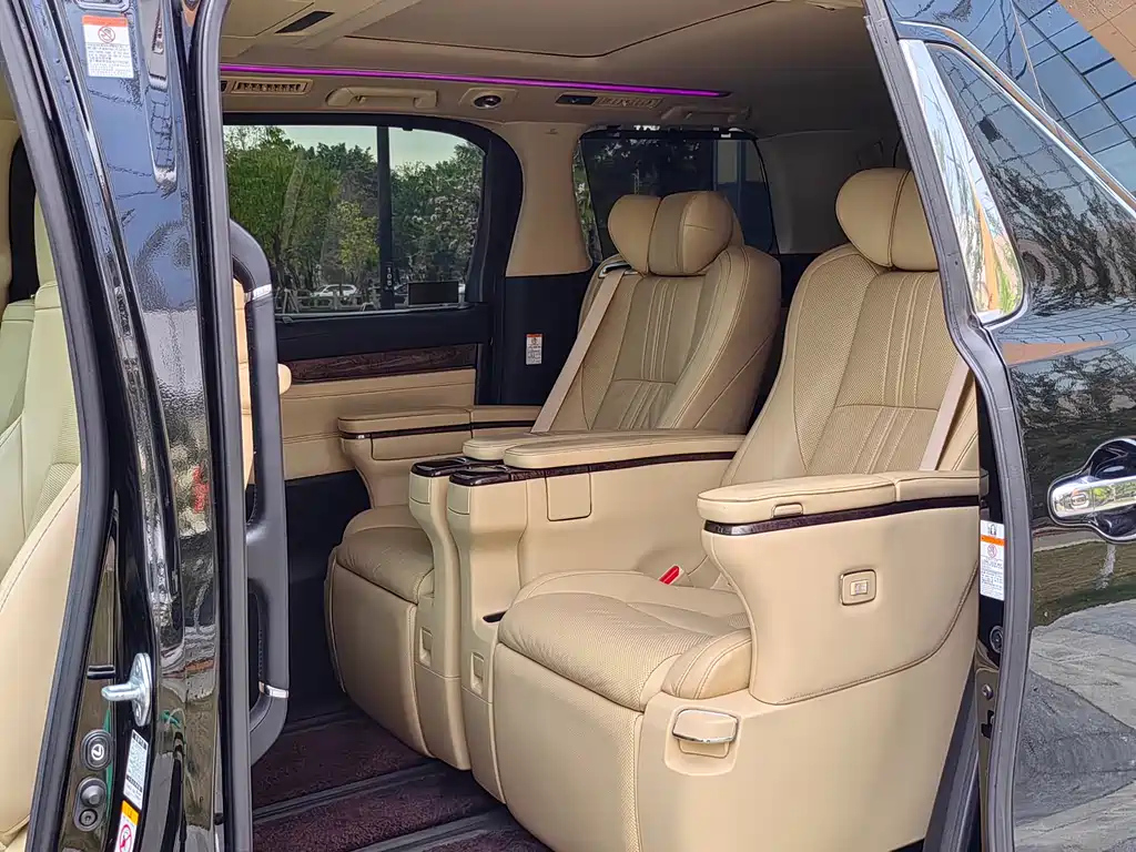 TOYOTA ALPHARD 2019