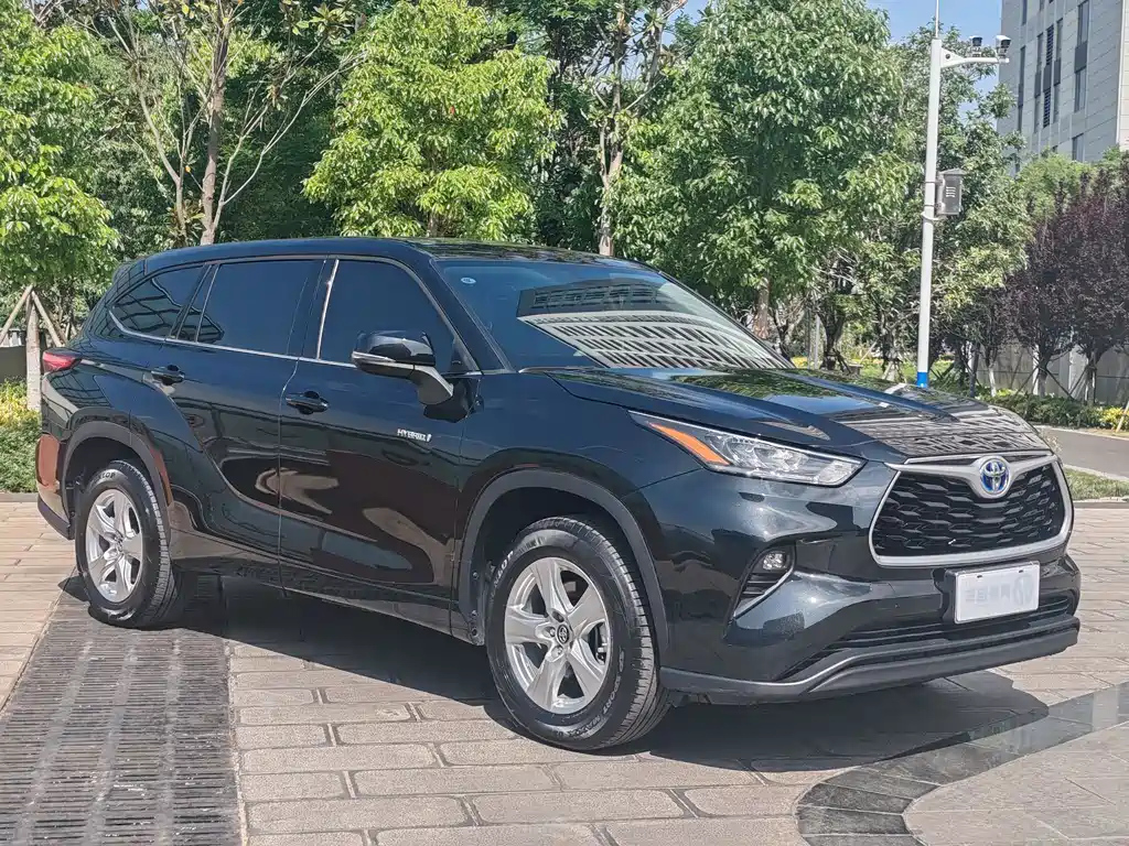 TOYOTA HIGHLANDER 2023