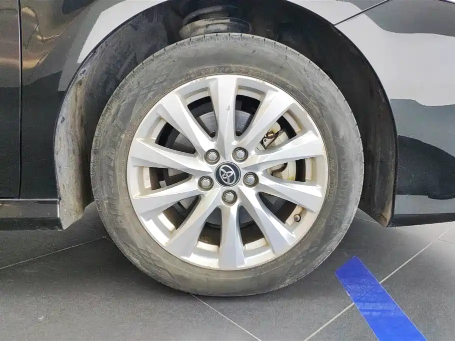 TOYOTA CAMRY 2020