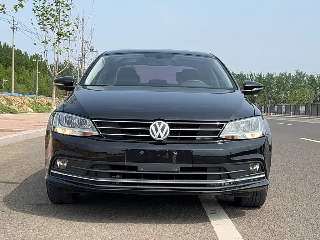 VOLKSWAGEN SAGITAR 2018