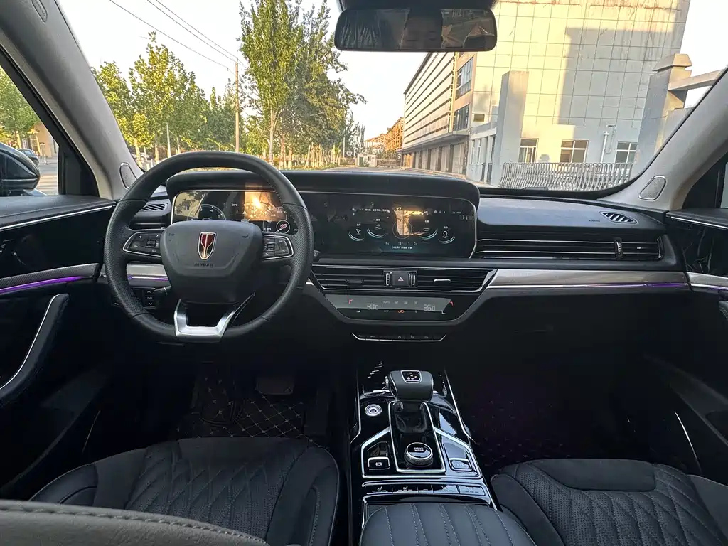 HONGQI HS5 2023