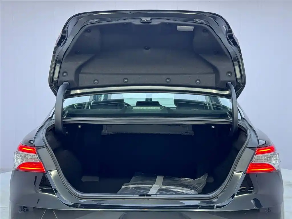 TOYOTA CAMRY 2023