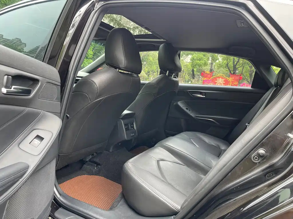 TOYOTA AVALON 2020