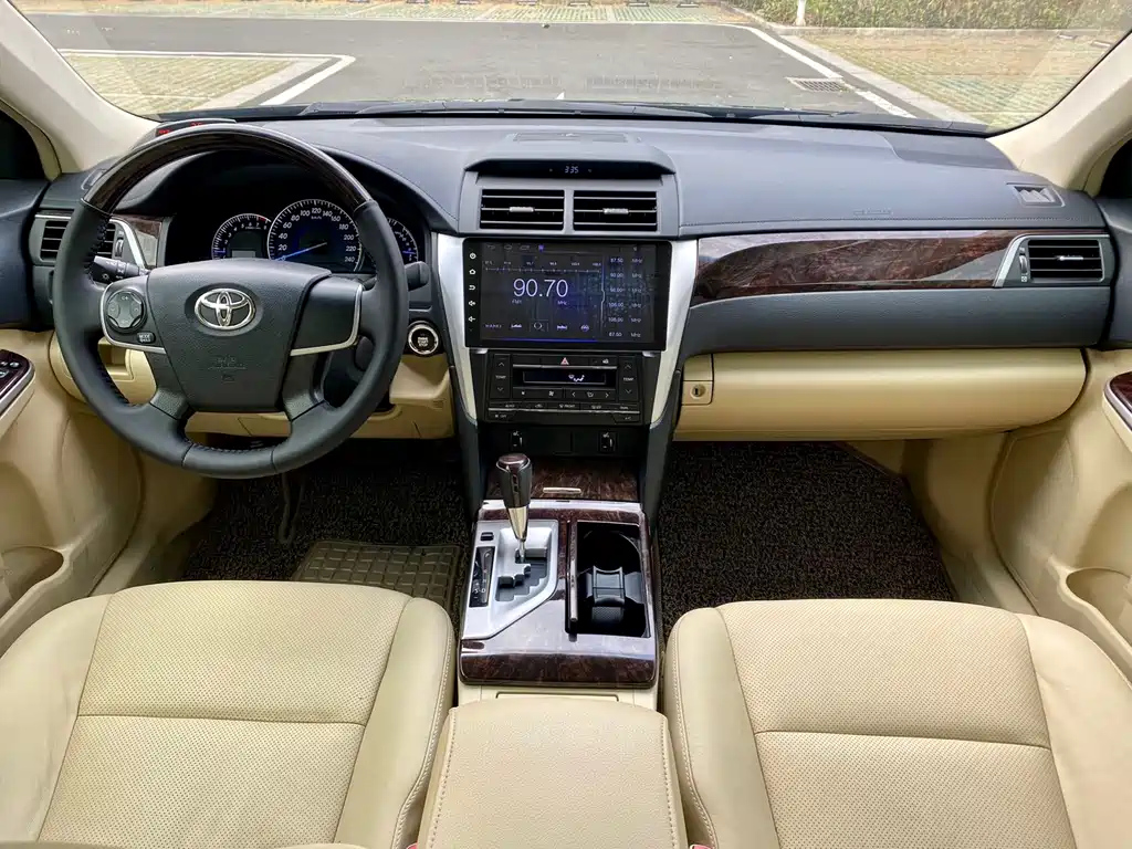 TOYOTA CAMRY 2016