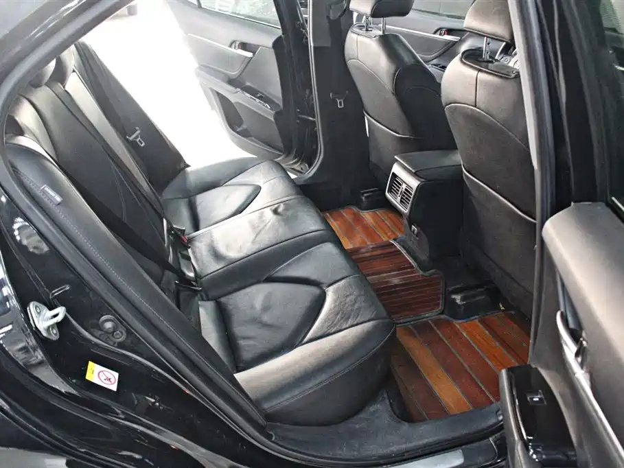 TOYOTA CAMRY 2018