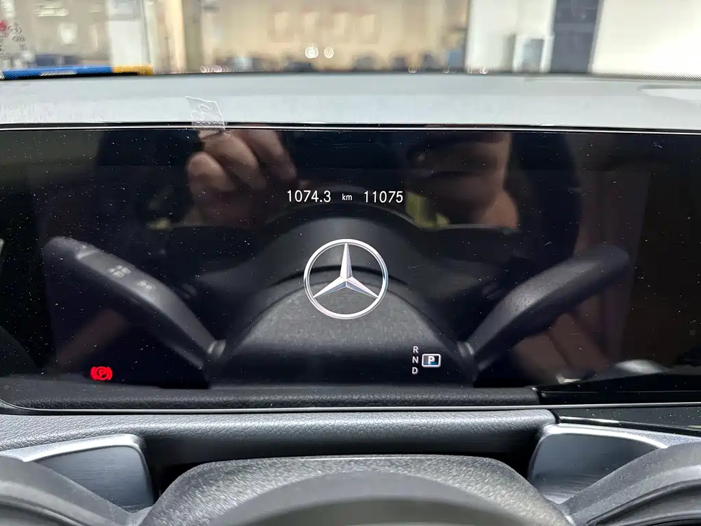 MERCEDES BENZ GLB 2023