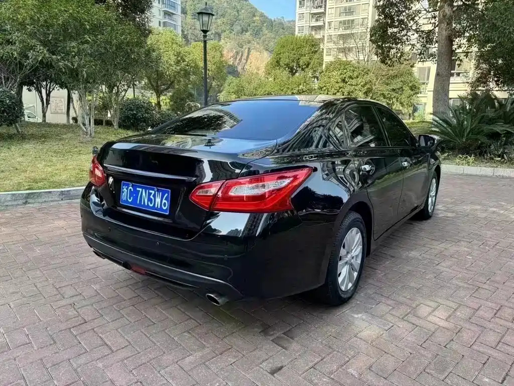 NISSAN TEANA 2018