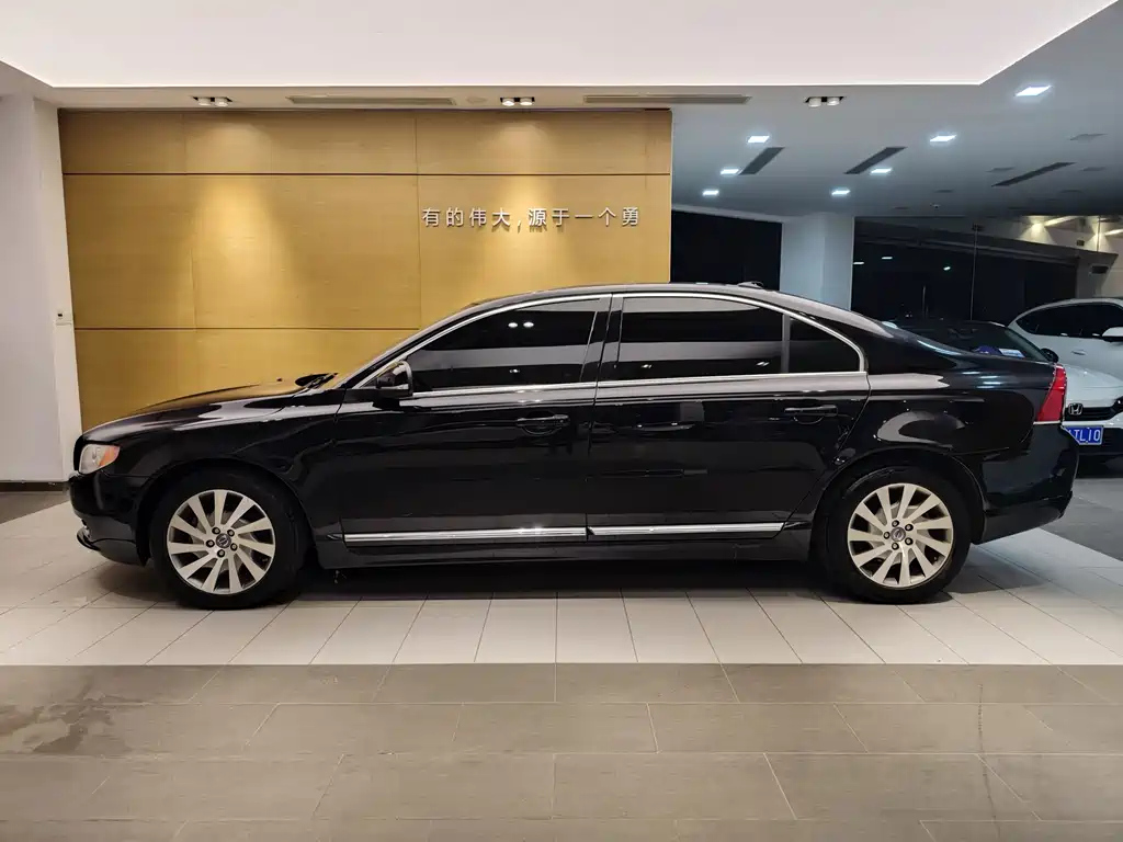 VOLVO S80L 2013