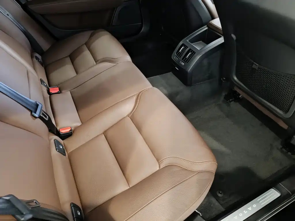 VOLVO S90 2023