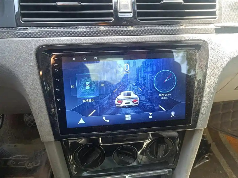 VOLKSWAGEN BORA 2014