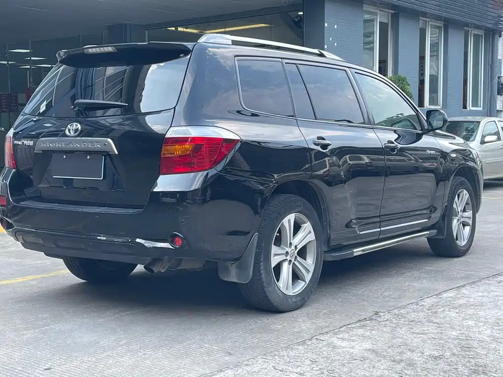 TOYOTA HIGHLANDER 2011