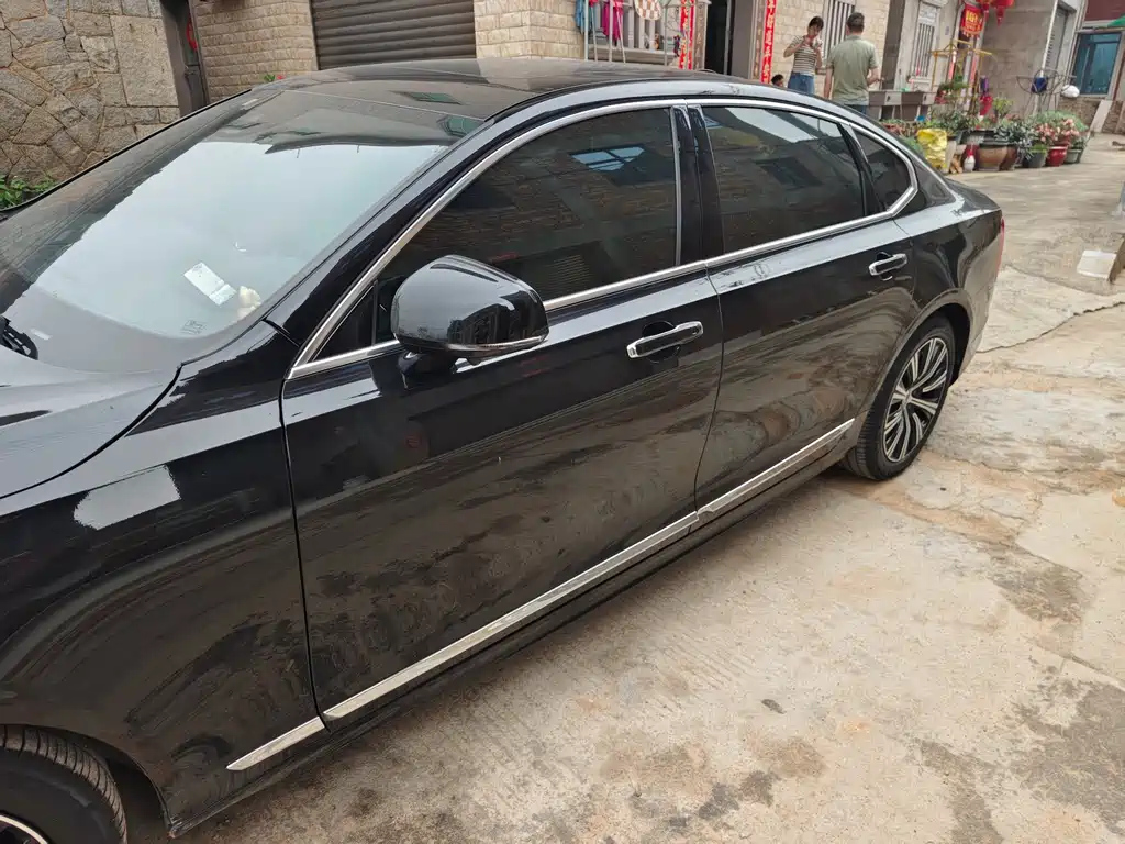 VOLVO S90 2021