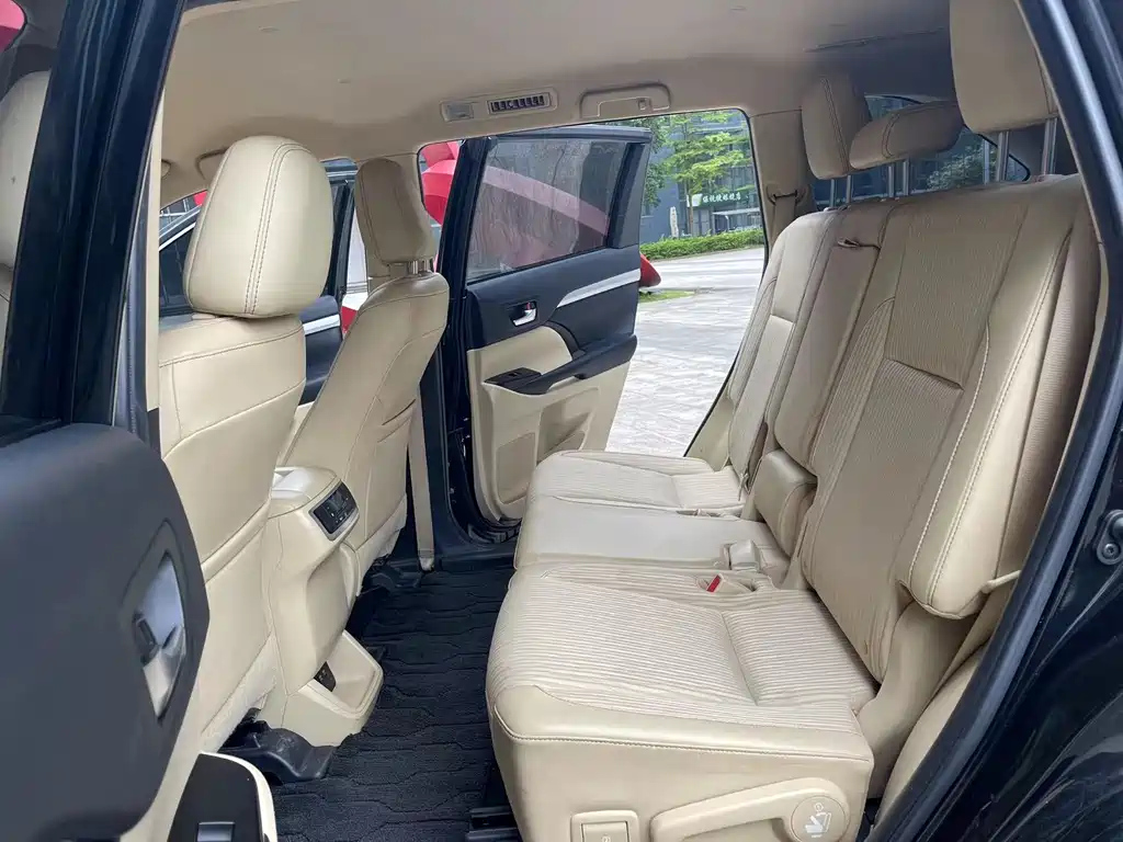 TOYOTA HIGHLANDER 2020