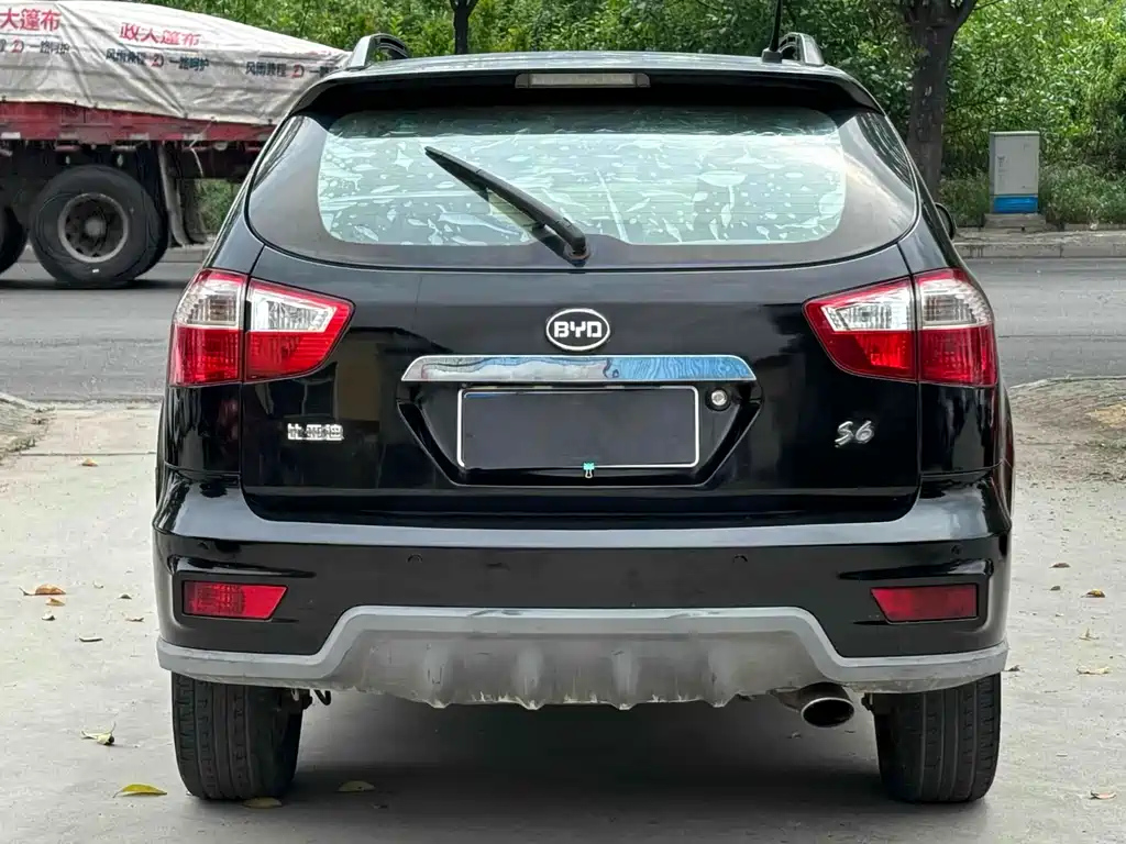 BYD S6 2012