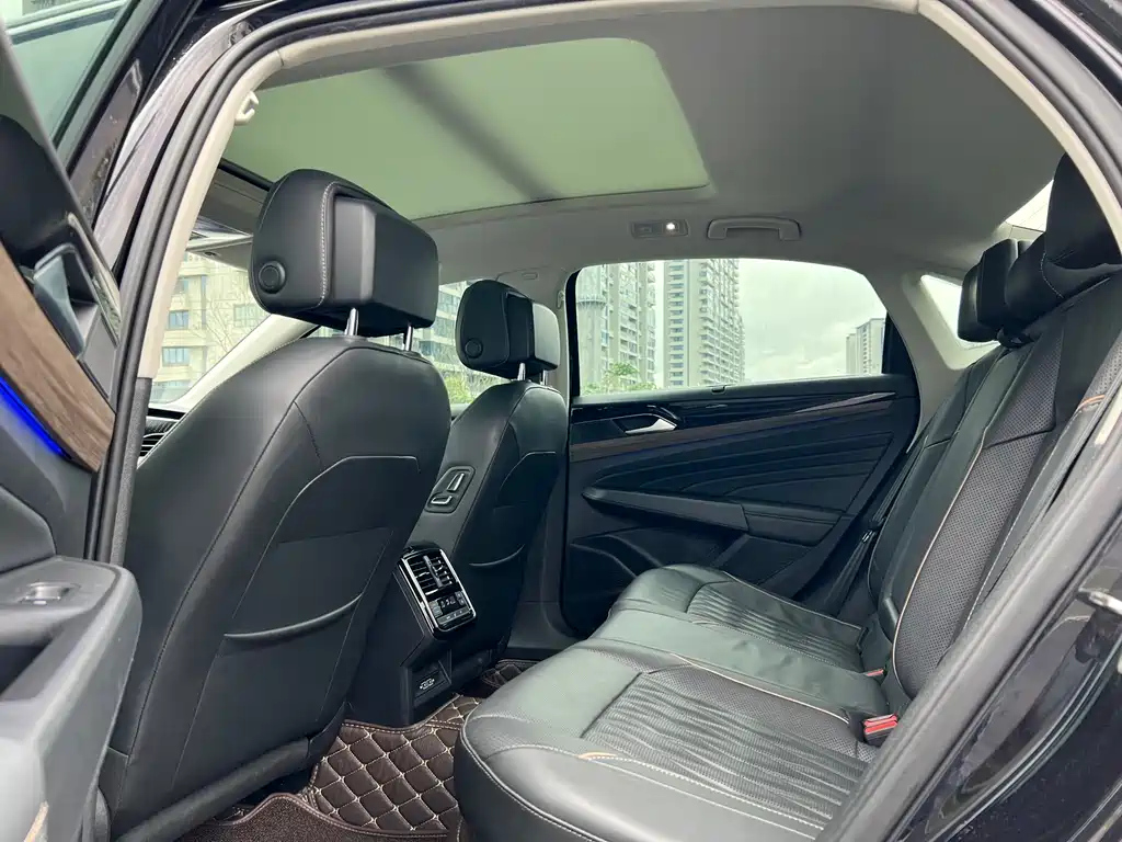 VOLKSWAGEN PASSAT 2020