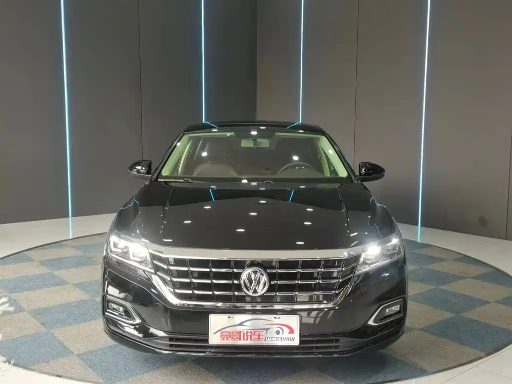 VOLKSWAGEN PASSAT 2020