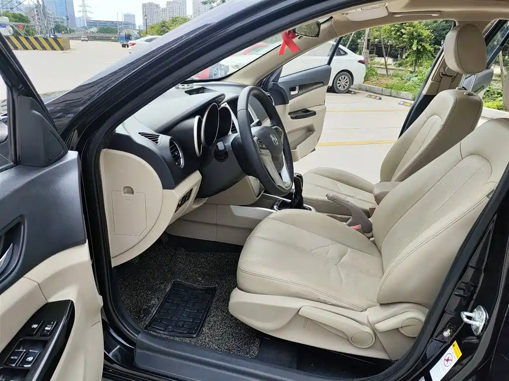 CHANGAN EADO 2014