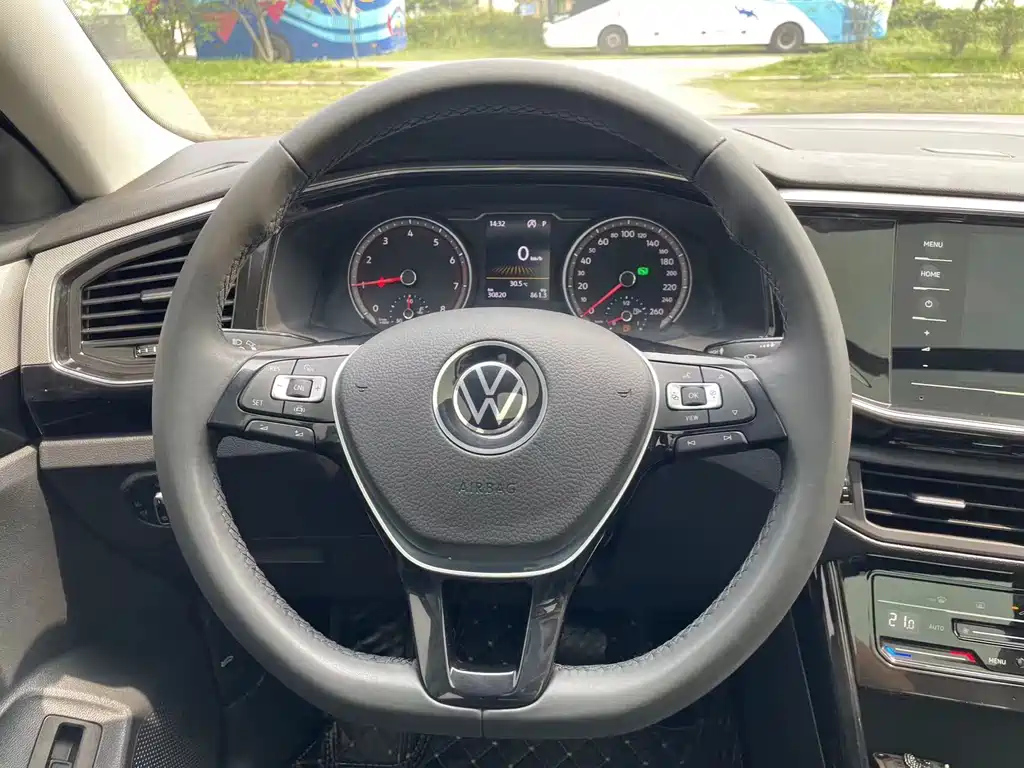 VOLKSWAGEN TAYRON 2022