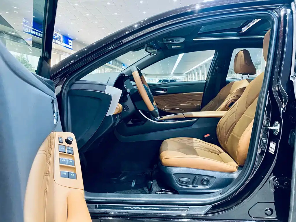 TOYOTA AVALON 2019
