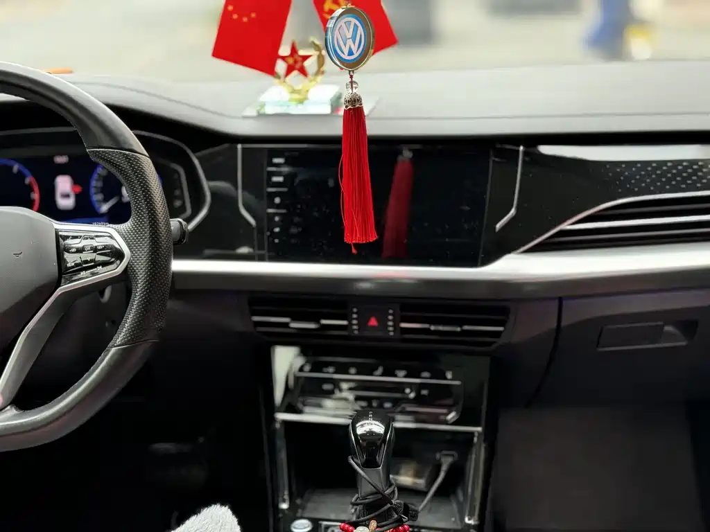 VOLKSWAGEN PASSAT 2022