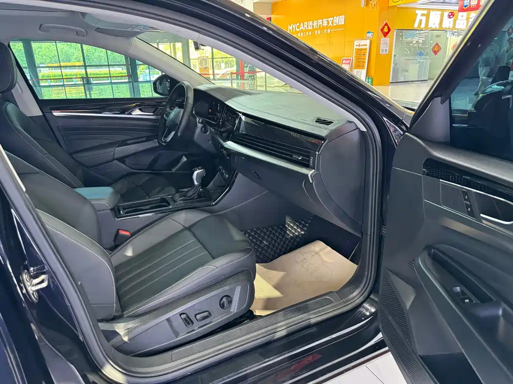 VOLKSWAGEN PASSAT 2022