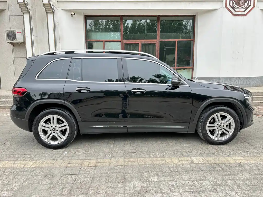 MERCEDES BENZ GLB 2021