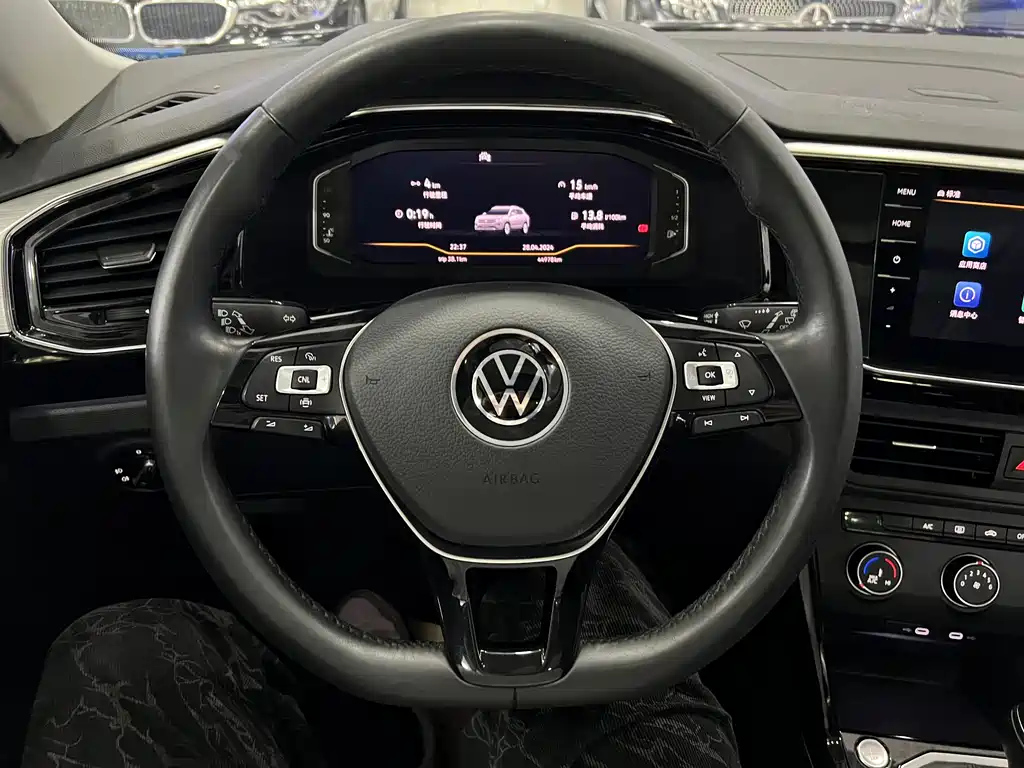 VOLKSWAGEN TAYRON 2021