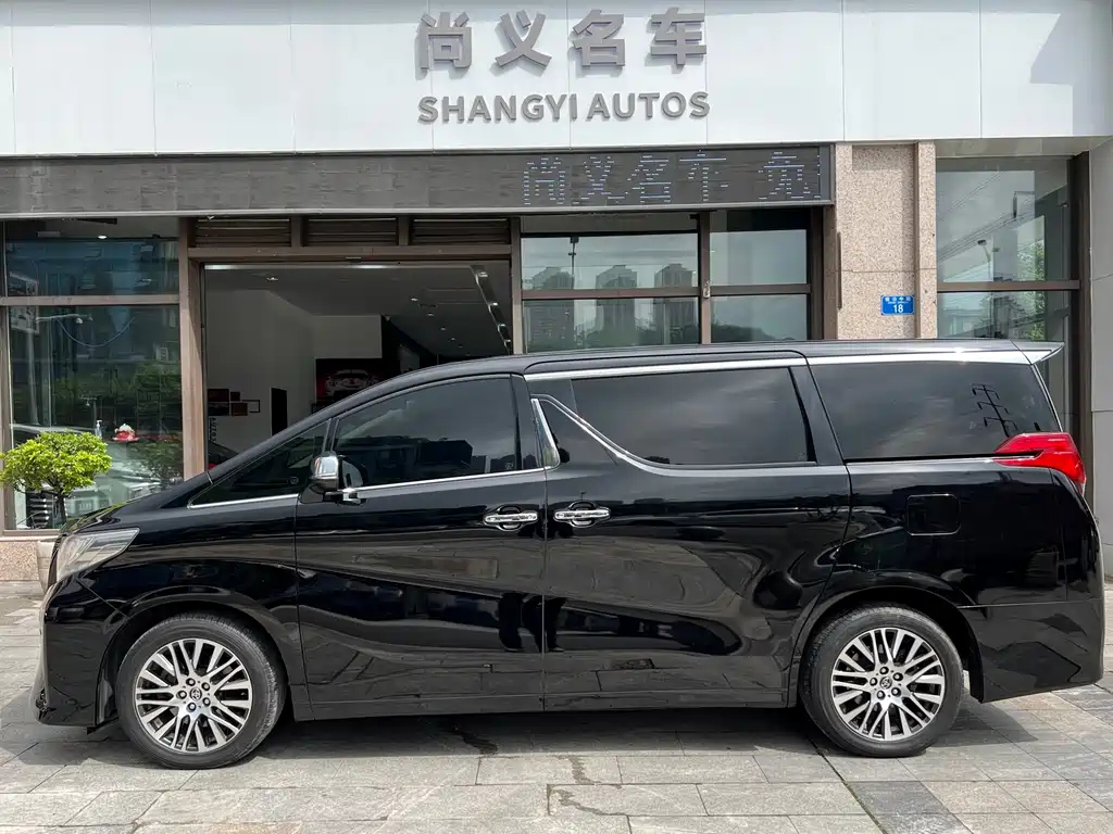 TOYOTA ALPHARD 2018