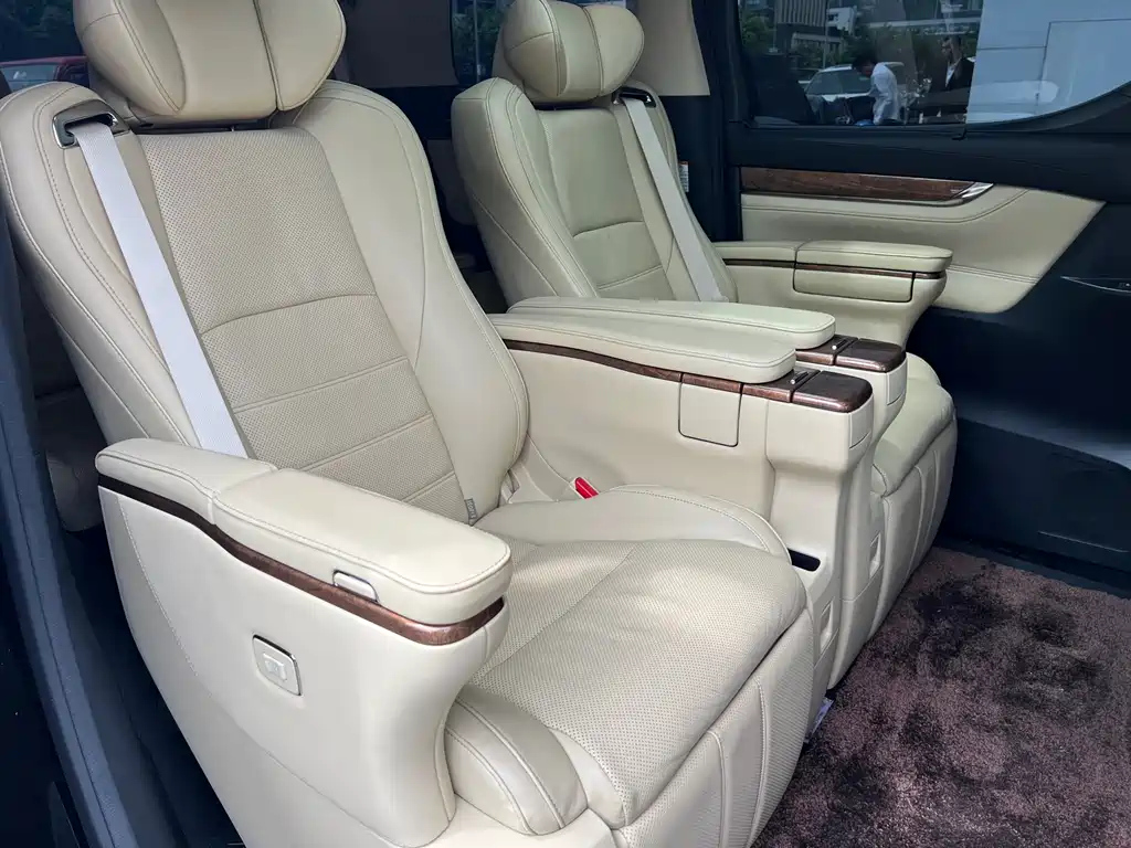 TOYOTA ALPHARD 2018