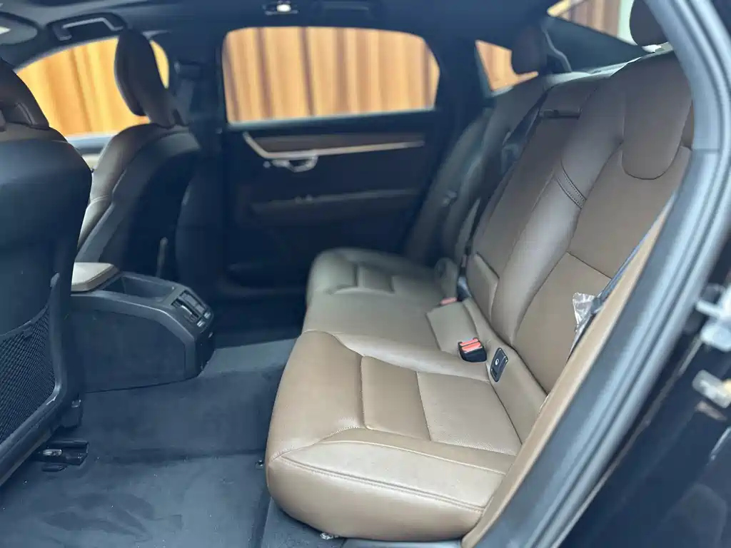 VOLVO S90 2022
