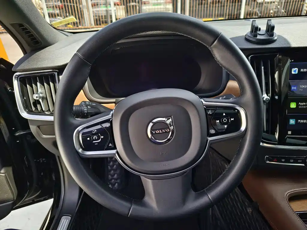 VOLVO S90 2022