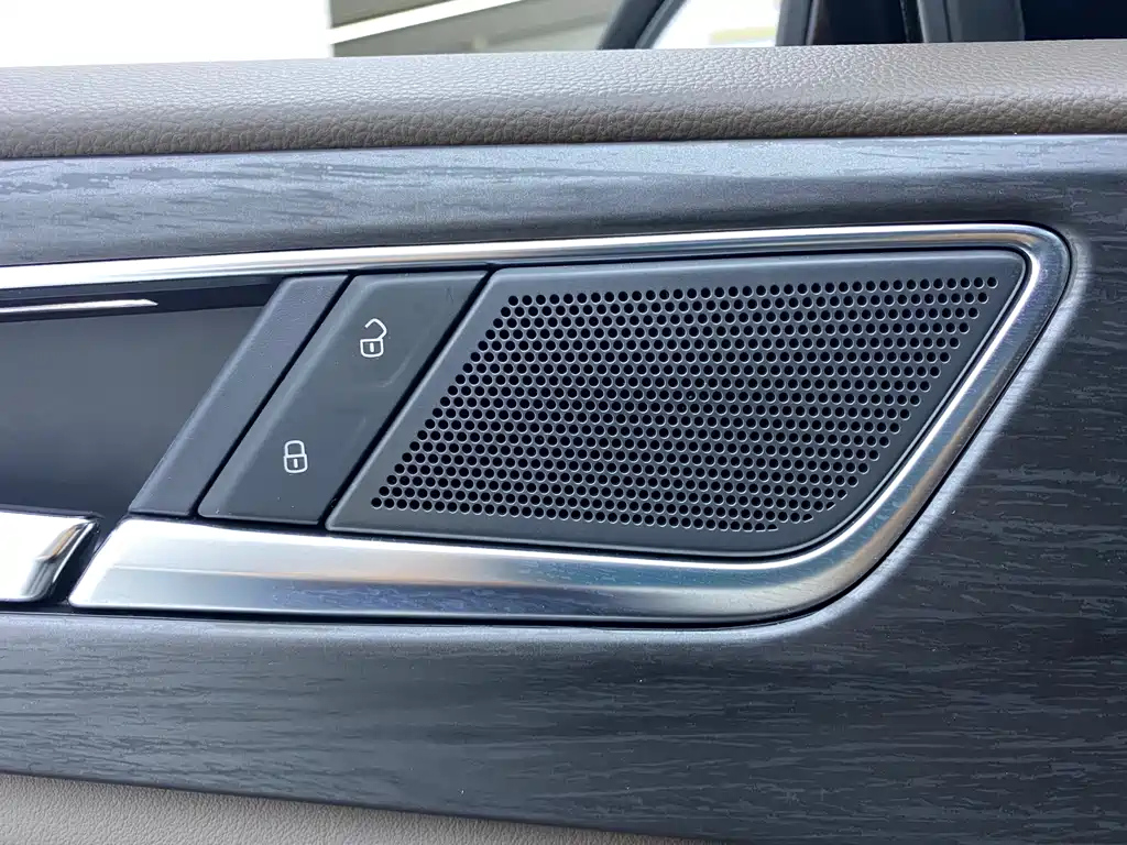 VOLKSWAGEN VILORAN 2023