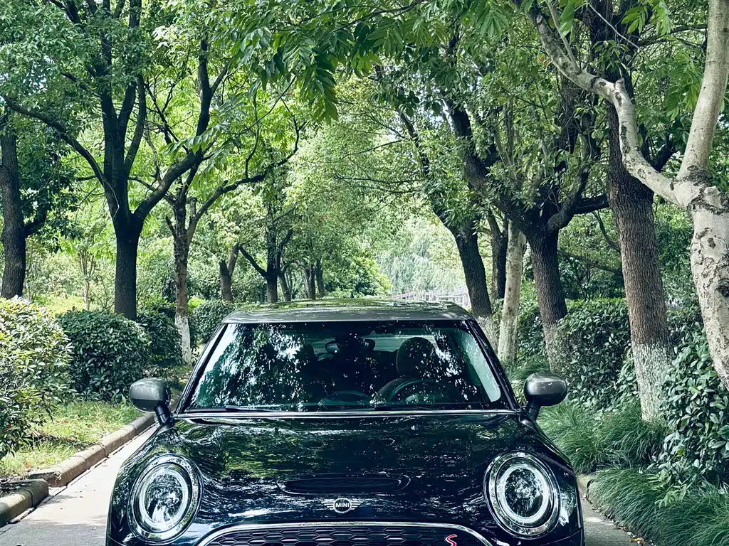 MINI CLUBMAN 2021