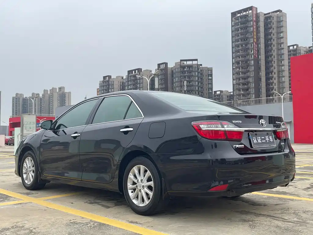 TOYOTA CAMRY 2016