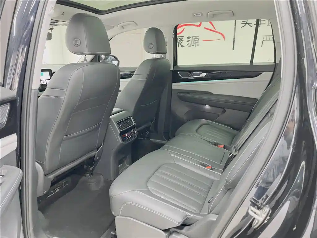 VOLKSWAGEN TOURAN 2023