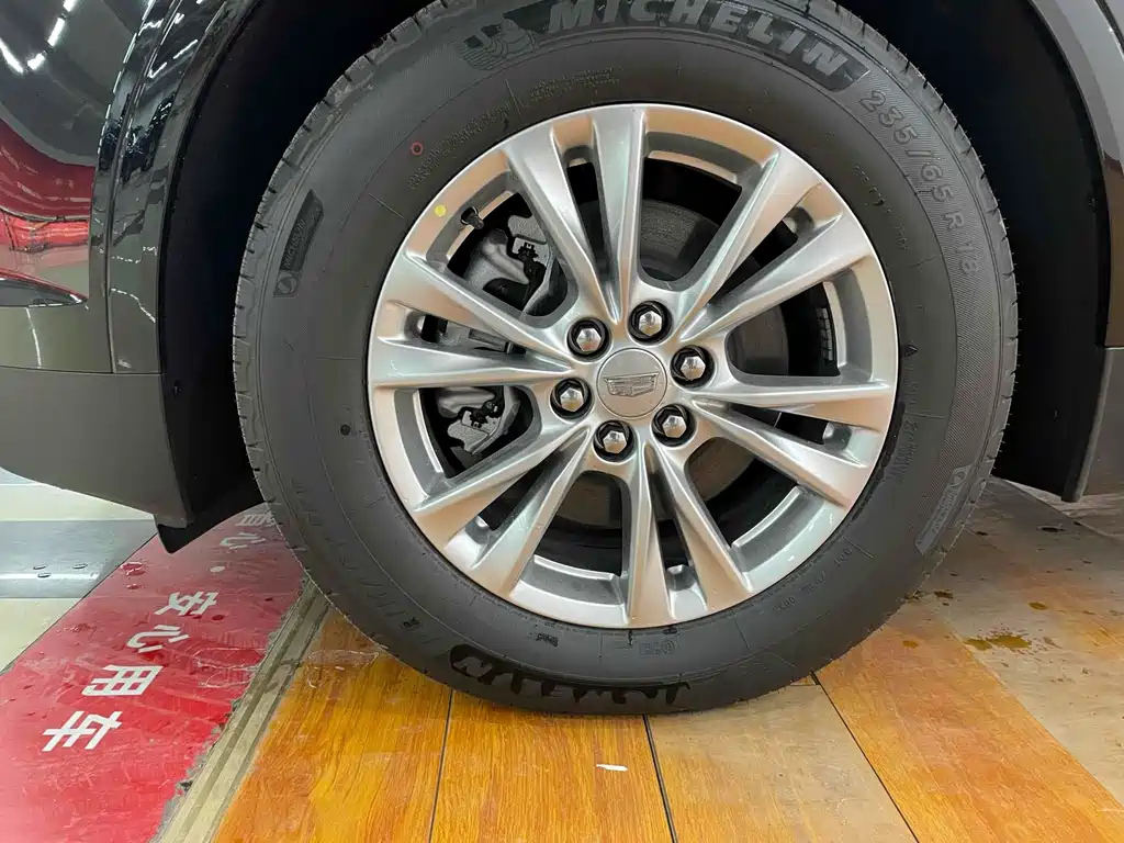 CADILLAC XT5 2024