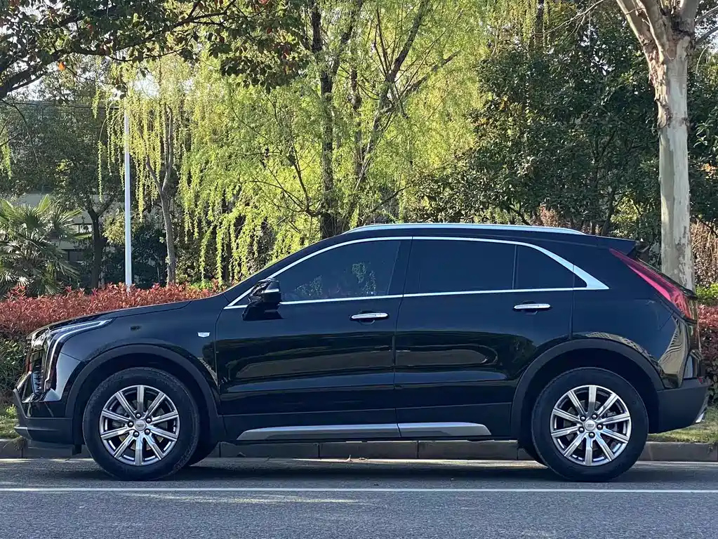 CADILLAC XT4 2021