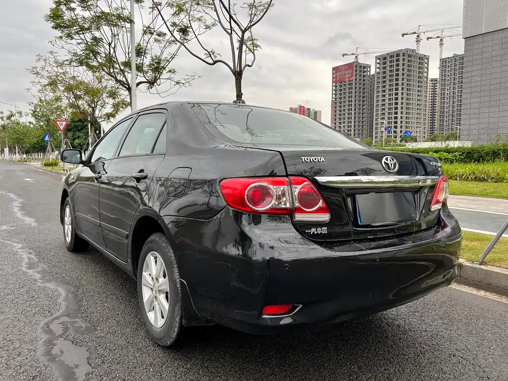 TOYOTA COROLLA 2011