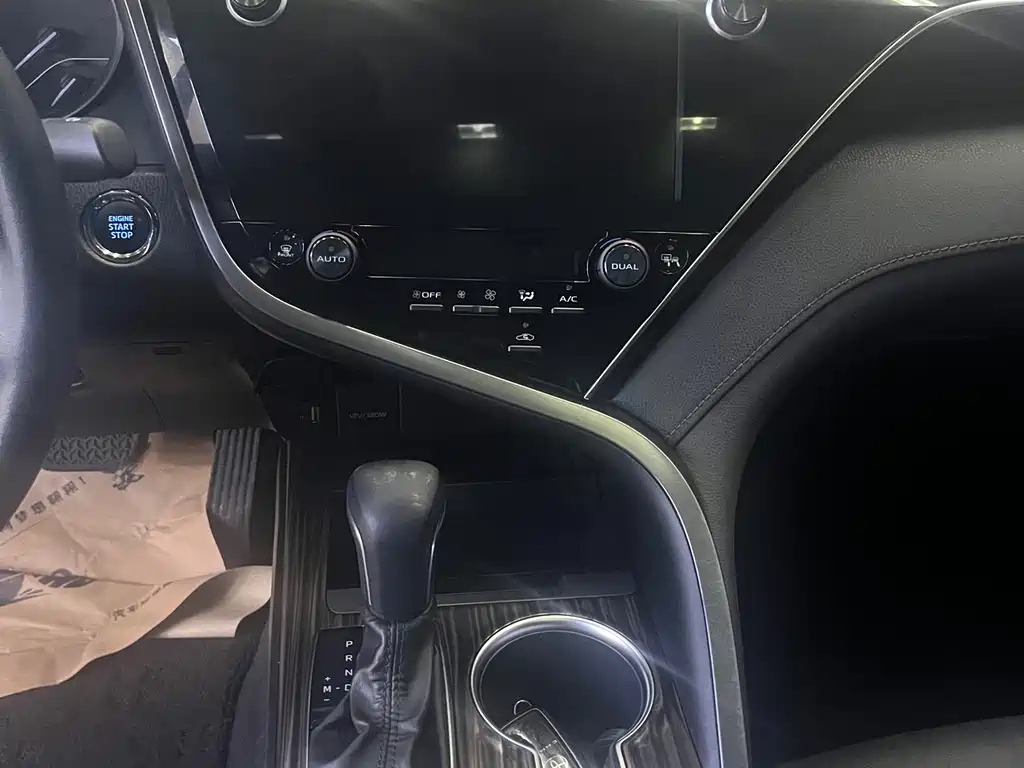 TOYOTA CAMRY 2020