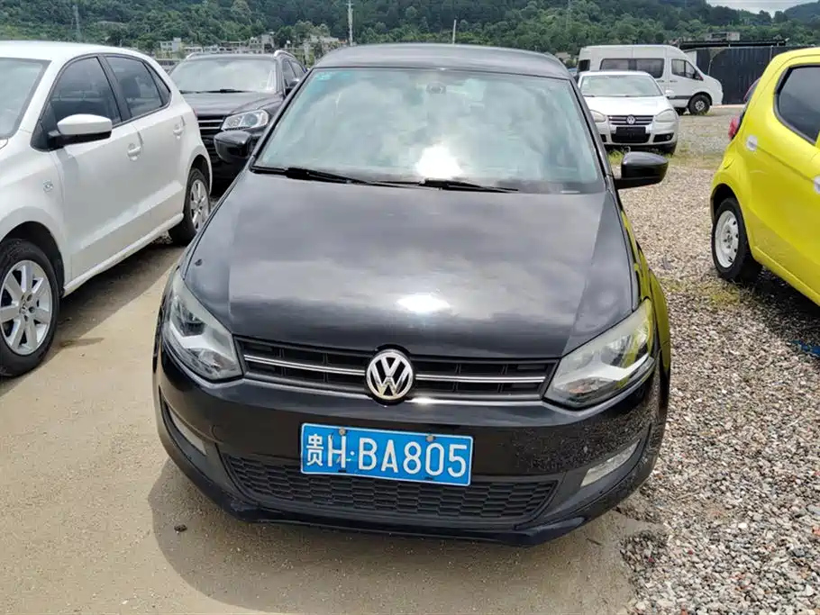 VOLKSWAGEN POLO 2013