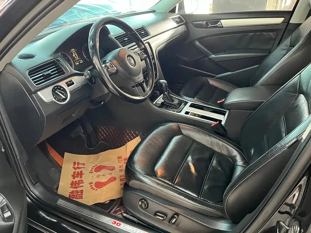 VOLKSWAGEN PASSAT 2015