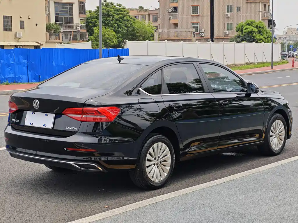VOLKSWAGEN LAVIDA 2020