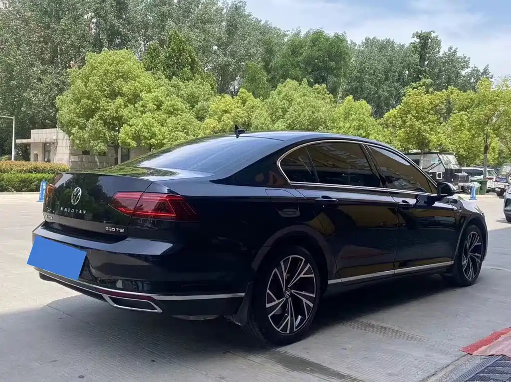 VOLKSWAGEN MAGOTAN 2022